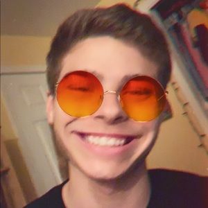 Meet your Posher, Joshua